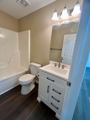 2124 E Primrose Street, Republic, MO 65738