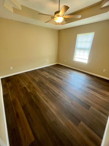 2124 E Primrose Street, Republic, MO 65738