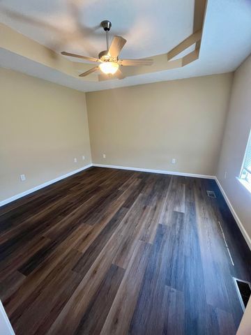 2124 E Primrose Street, Republic, MO 65738
