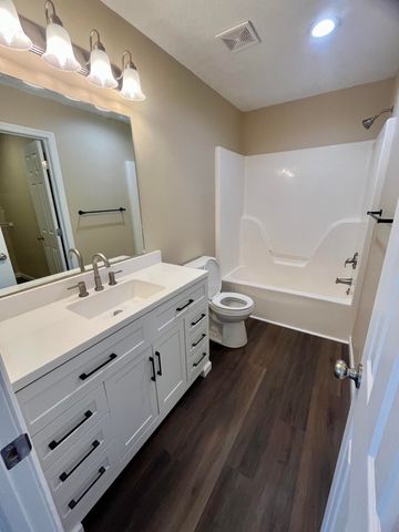 2124 E Primrose Street, Republic, MO 65738