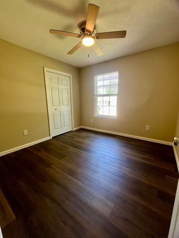 2124 E Primrose Street, Republic, MO 65738