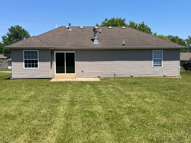 2124 E Primrose Street, Republic, MO 65738