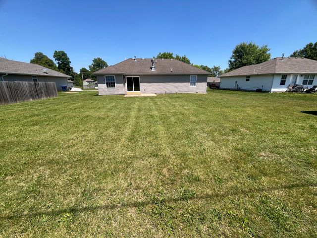 2124 E Primrose Street, Republic, MO 65738