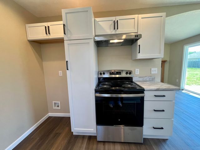 2124 E Primrose Street, Republic, MO 65738