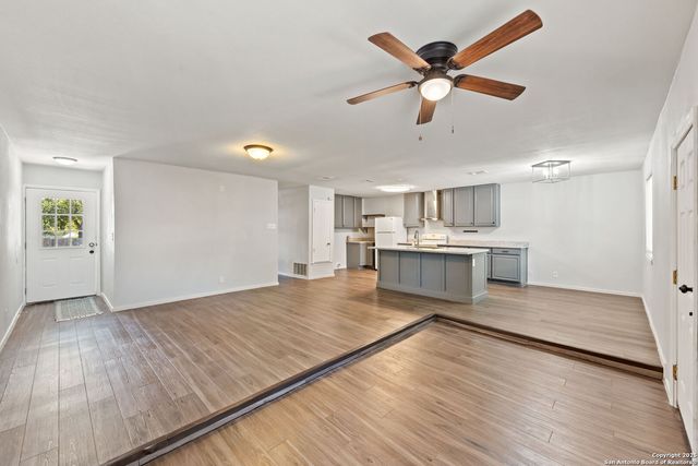 6915 Oldham, San Antonio, TX 78239