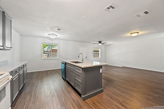 6915 Oldham, San Antonio, TX 78239