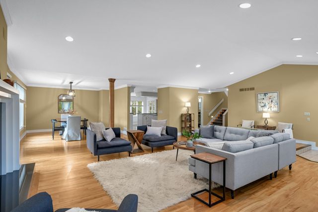 9332 Yukon Avenue S, Bloomington, MN 55438