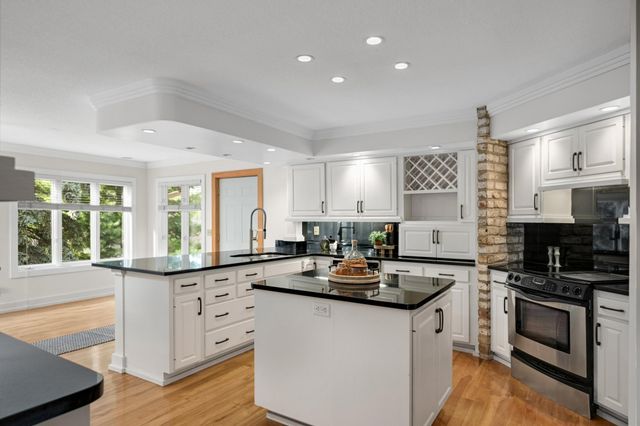 9332 Yukon Avenue S, Bloomington, MN 55438