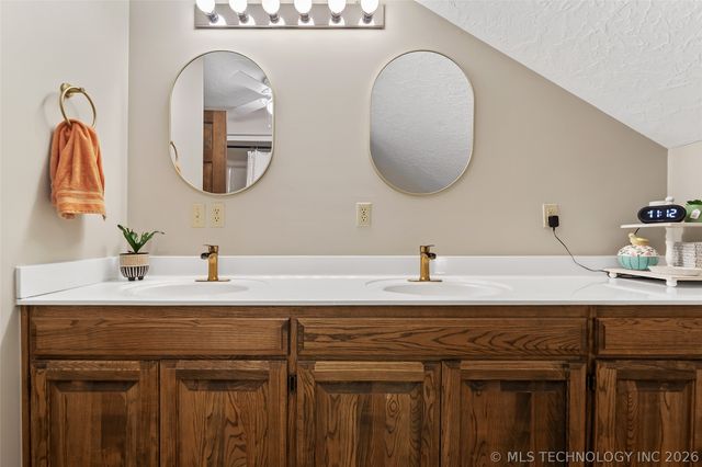 9644 EW 19 Road, Nowata, OK 74048