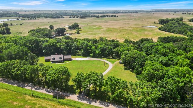 9644 EW 19 Road, Nowata, OK 74048