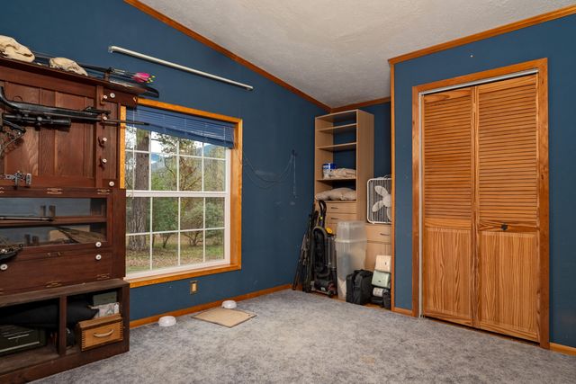 75 Anna Laura Road, Jacksonville, OR 97530