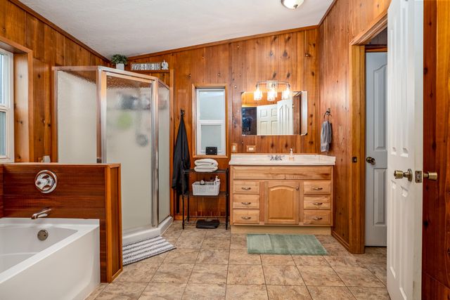 75 Anna Laura Road, Jacksonville, OR 97530