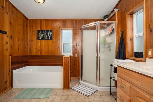 75 Anna Laura Road, Jacksonville, OR 97530