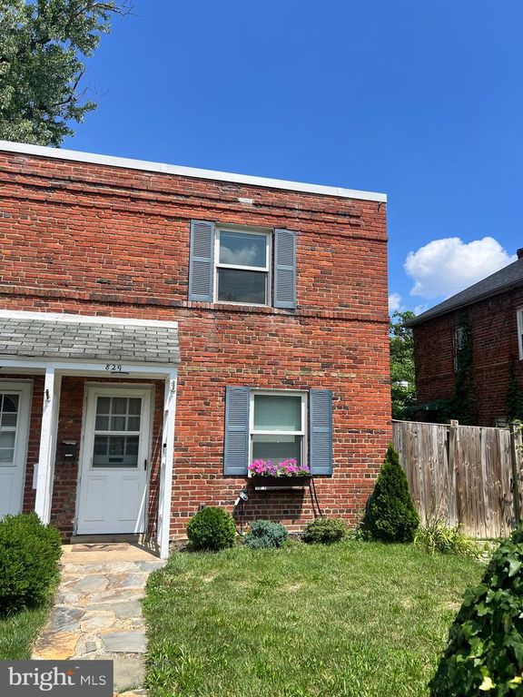829 S IRVING ST, Arlington, VA 22204