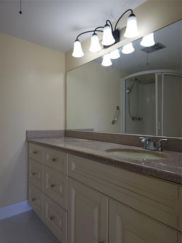 6000 NW 64th Avenue 101, Tamarac, FL 33319