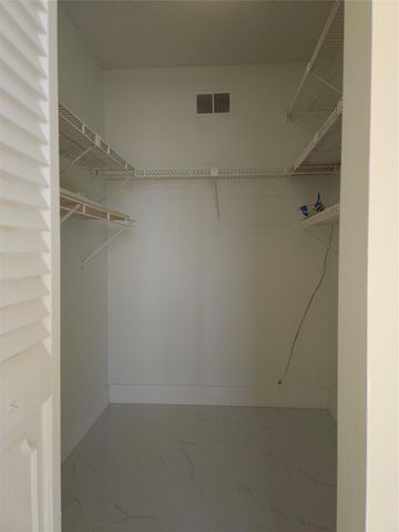 6000 NW 64th Avenue 101, Tamarac, FL 33319