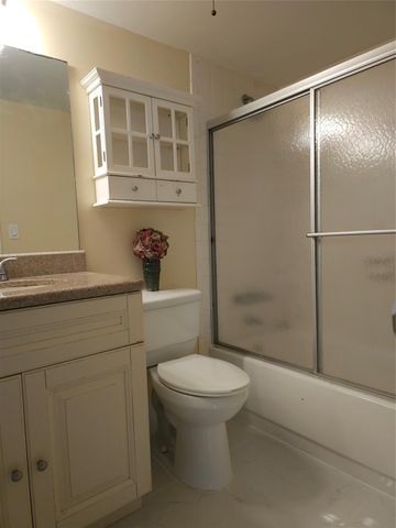 6000 NW 64th Avenue 101, Tamarac, FL 33319