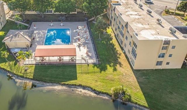 6000 NW 64th Avenue 101, Tamarac, FL 33319