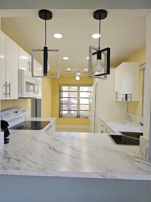 6000 NW 64th Avenue 101, Tamarac, FL 33319