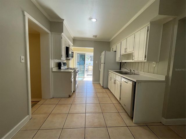 3016 W MEADOW STREET, Tampa, FL 33611