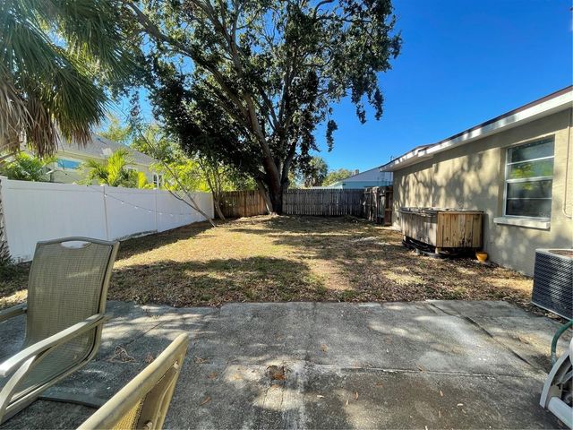 3016 W MEADOW STREET, Tampa, FL 33611