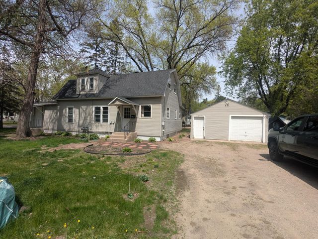306 4th Avenue S, Princeton, MN 55371