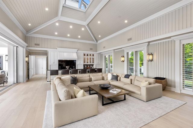2989 Spanish River Road, Boca Raton, FL 33432
