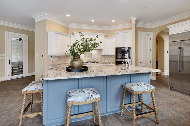 2720 CALKINS RD, Germantown, TN 38139