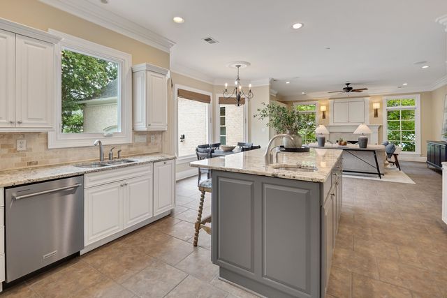 2720 CALKINS RD, Germantown, TN 38139