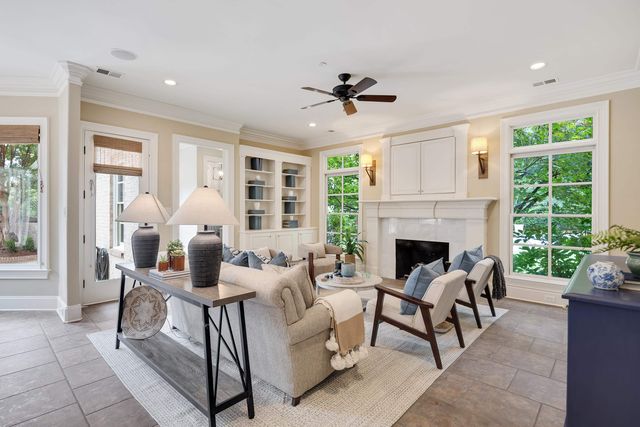 2720 CALKINS RD, Germantown, TN 38139