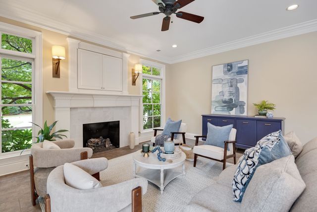 2720 CALKINS RD, Germantown, TN 38139