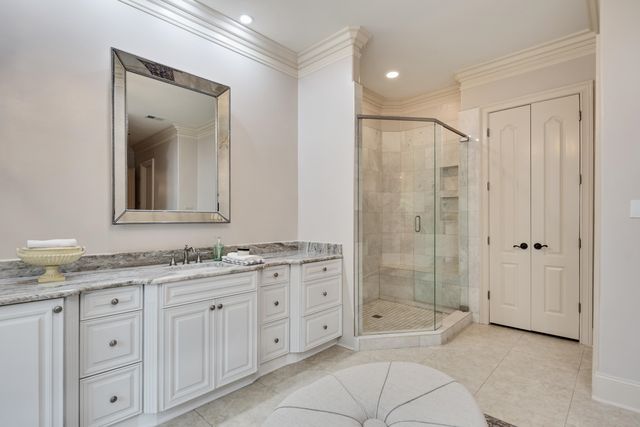 2720 CALKINS RD, Germantown, TN 38139