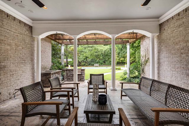 2720 CALKINS RD, Germantown, TN 38139