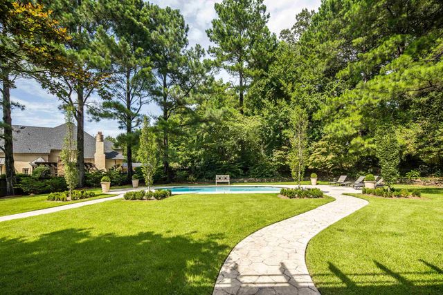 2720 CALKINS RD, Germantown, TN 38139
