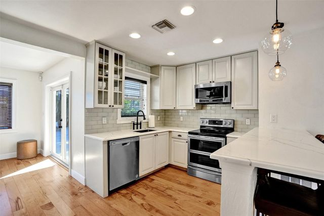 4750 NE 8 Terrace, Oakland Park, FL 33334