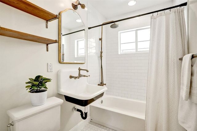 4750 NE 8 Terrace, Oakland Park, FL 33334