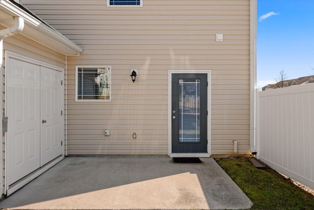 8005 Tuberose Ct, Spring Hill, TN 37174