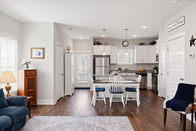 8005 Tuberose Ct, Spring Hill, TN 37174