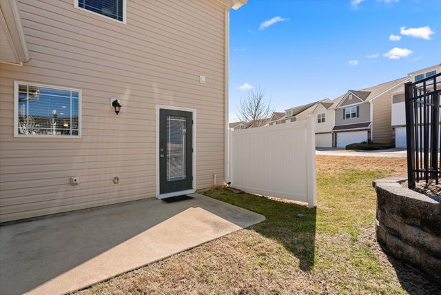 8005 Tuberose Ct, Spring Hill, TN 37174