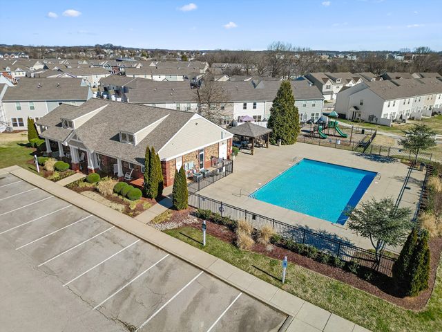 8005 Tuberose Ct, Spring Hill, TN 37174