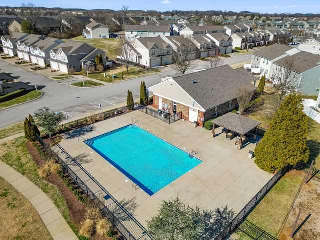 8005 Tuberose Ct, Spring Hill, TN 37174