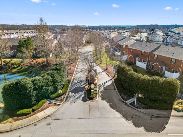 8005 Tuberose Ct, Spring Hill, TN 37174