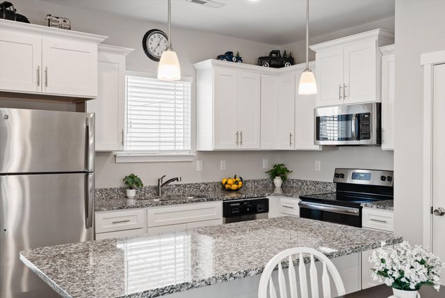 8005 Tuberose Ct, Spring Hill, TN 37174