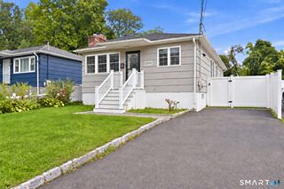95 Roosevelt Avenue, West Haven, CT 06516