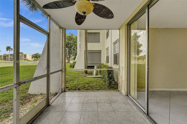 9440 Poinciana Pl 108, Davie, FL 33324