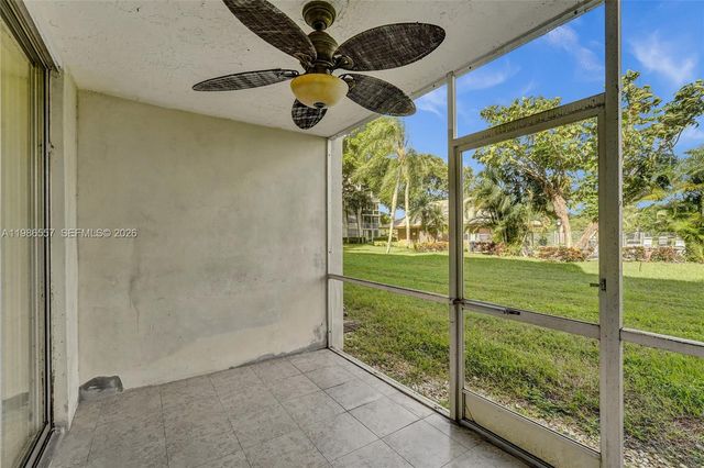 9440 Poinciana Pl 108, Davie, FL 33324