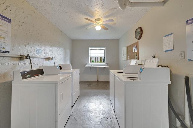 9440 Poinciana Pl 108, Davie, FL 33324