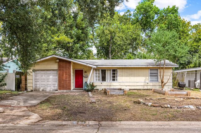 422 Surratt Drive, Houston, TX 77091