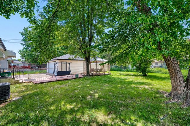 6943 Logan Avenue N, Brooklyn Center, MN 55430