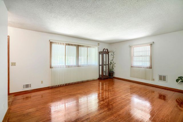 6943 Logan Avenue N, Brooklyn Center, MN 55430
